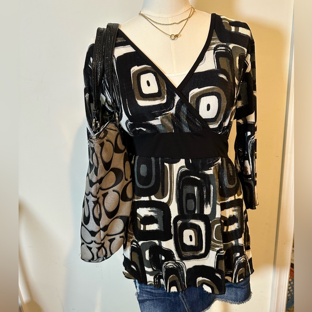 Y2K Black and White Geometric Blouse